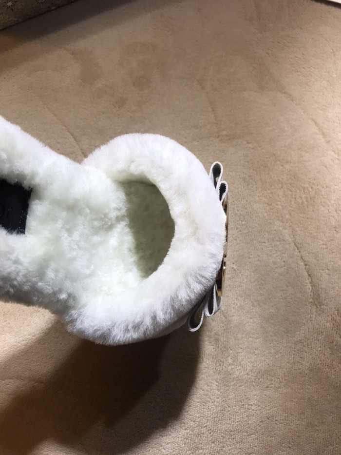 d10r sandal