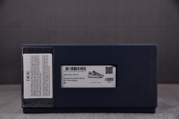 D10R SNEAKER