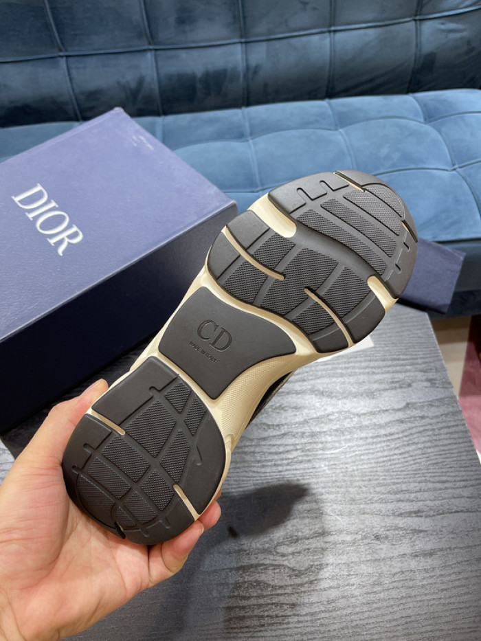 D10R SNEAKER