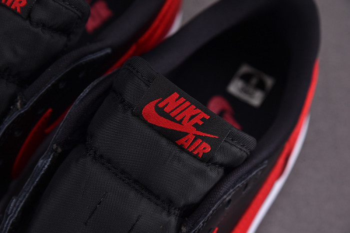 Air Jordan 1 Retro Low Bred 705329-001