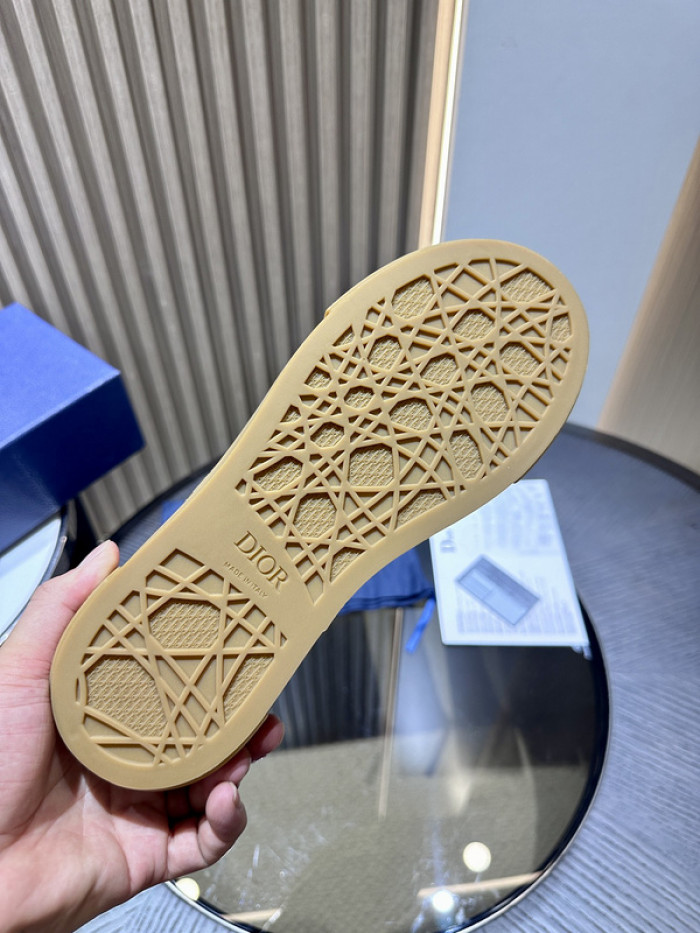D10R SNEAKER