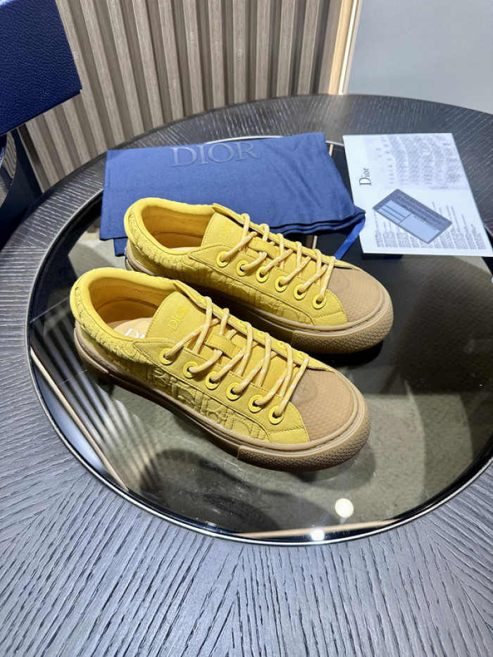 D10R SNEAKER
