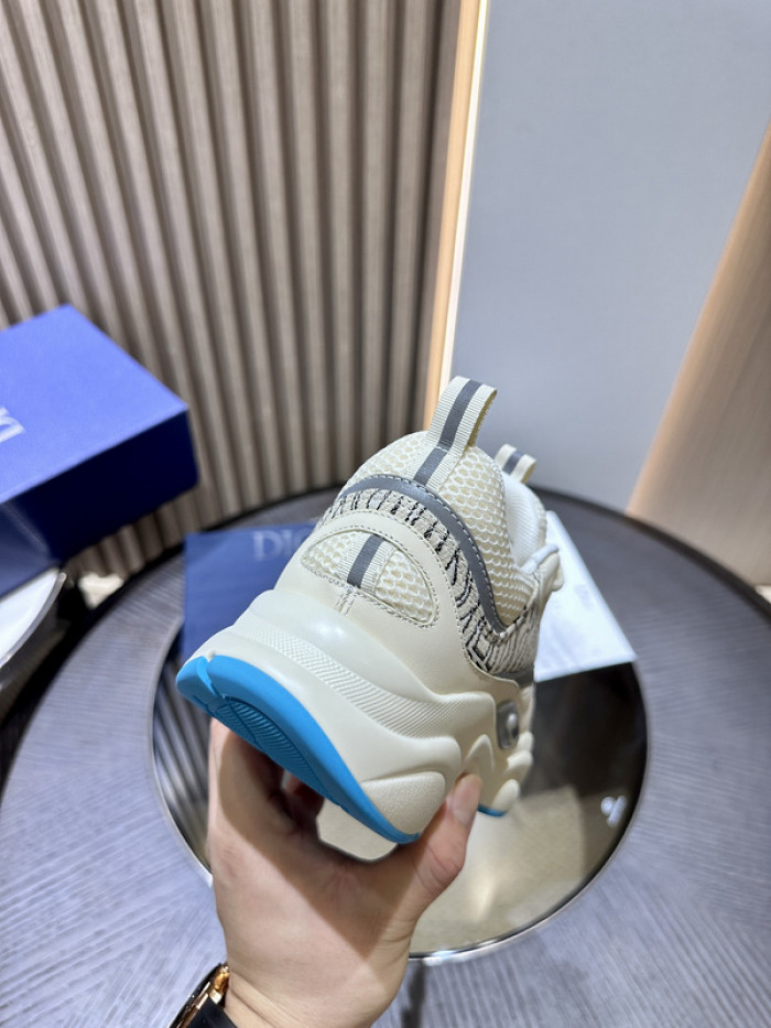 D10R SNEAKER