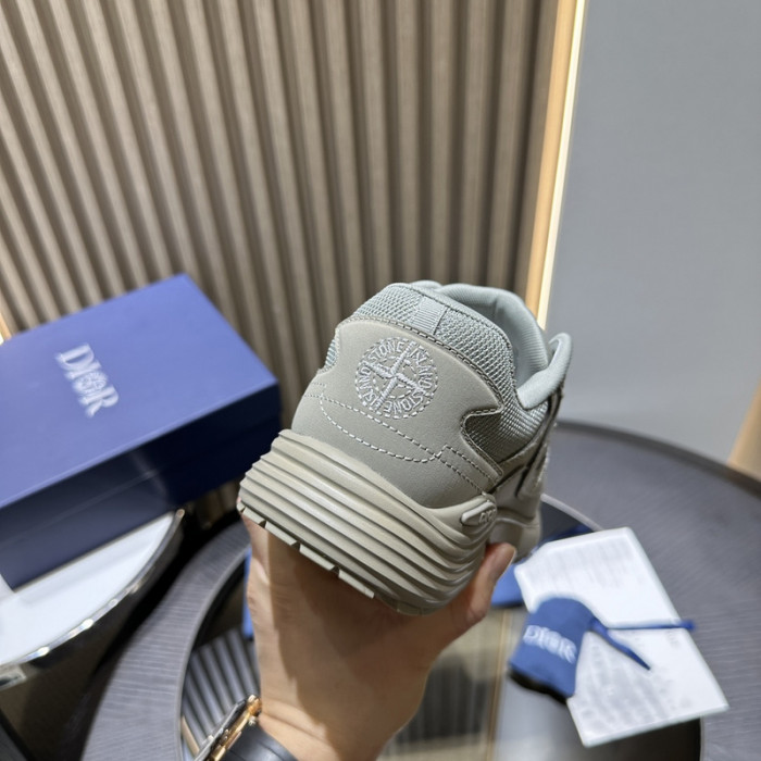 D10R SNEAKER