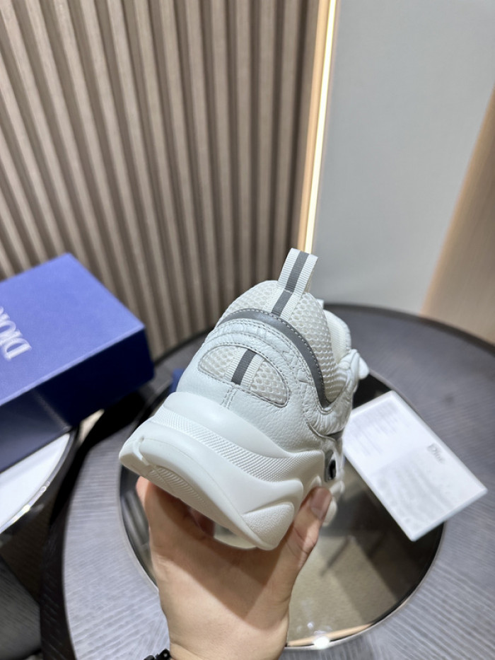 D10R SNEAKER