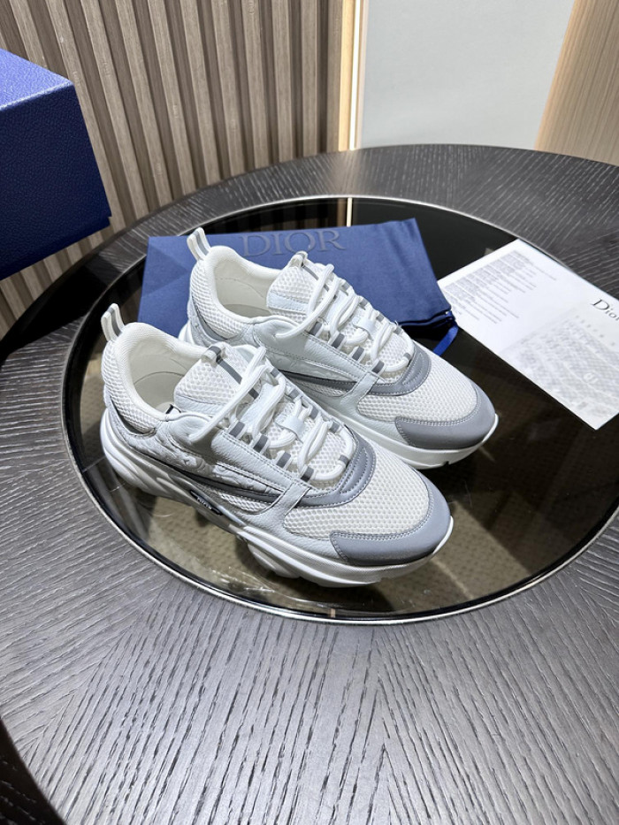 D10R SNEAKER