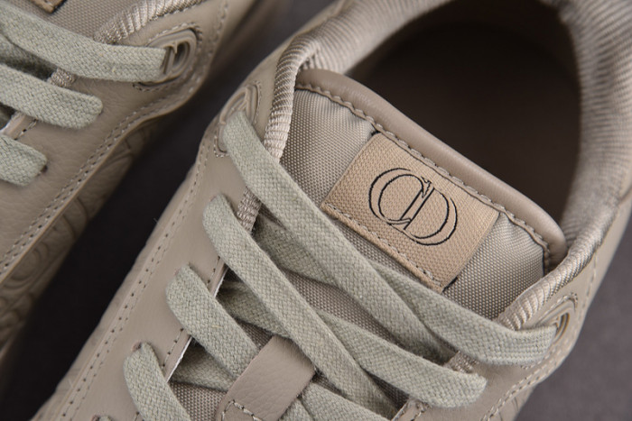 D10R B27 LOW SNEAKER