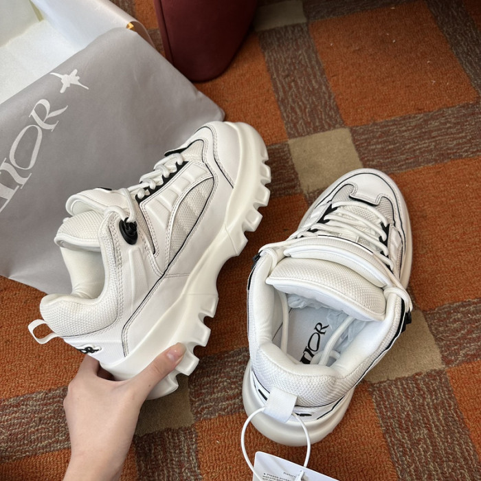 D10R B57 SNEAKER