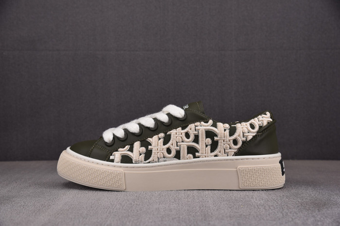 D10R SNEAKER