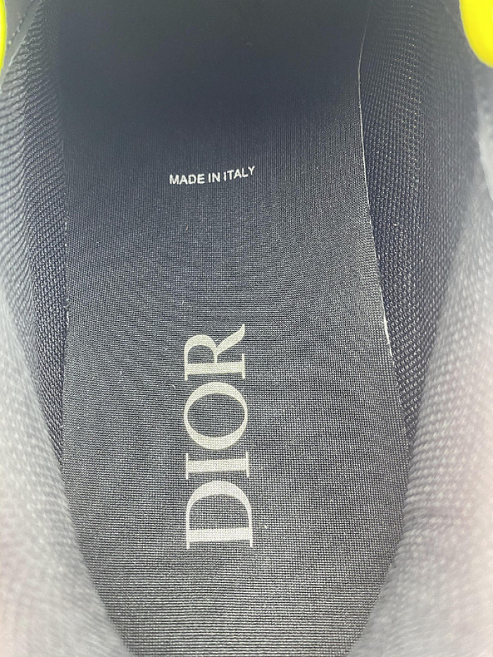 D10R SNEAKER