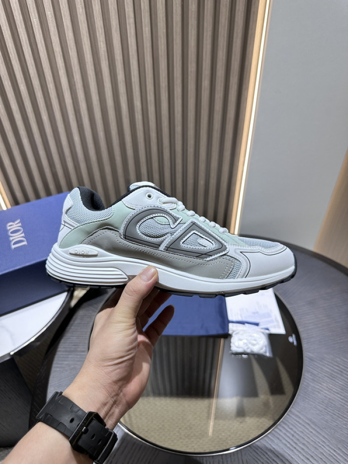 D10R SNEAKER