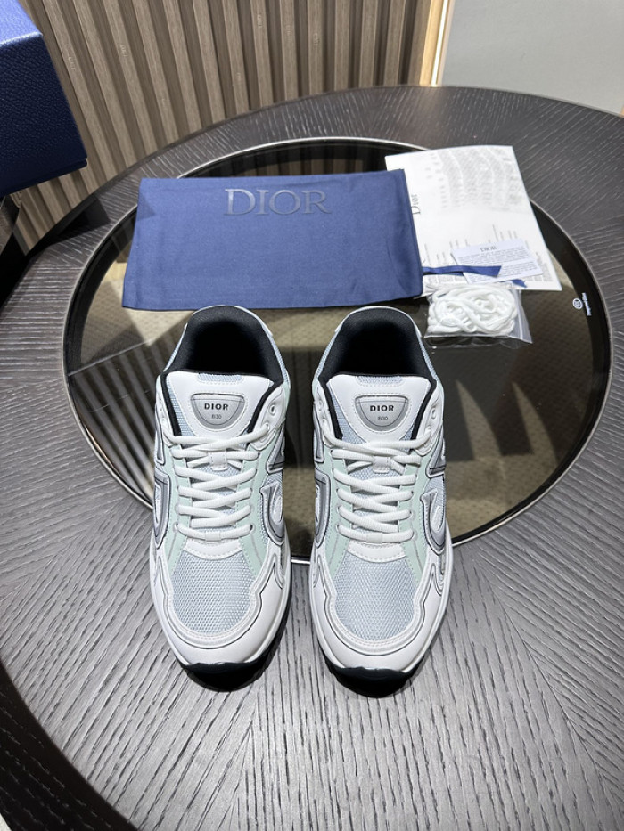 D10R SNEAKER