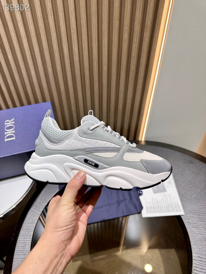 D10R SNEAKER