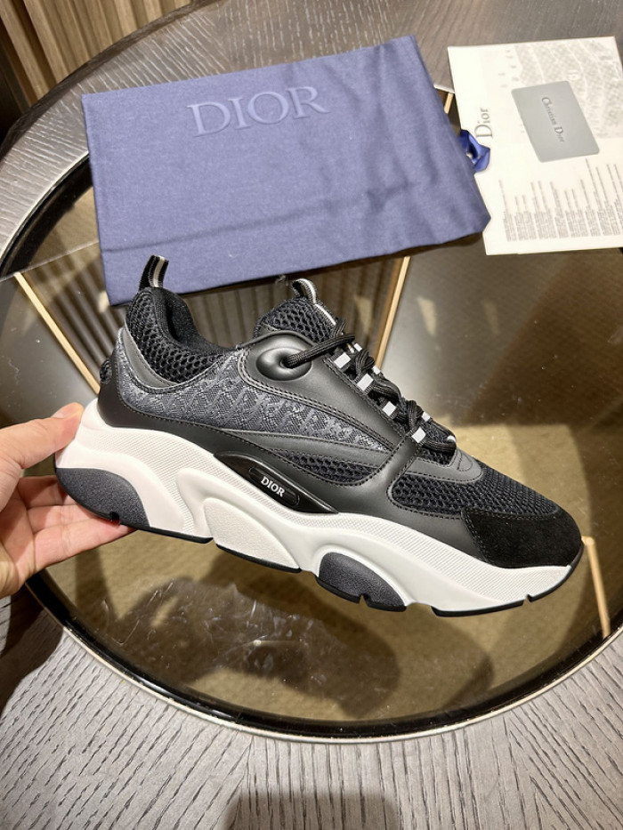 D10R SNEAKER