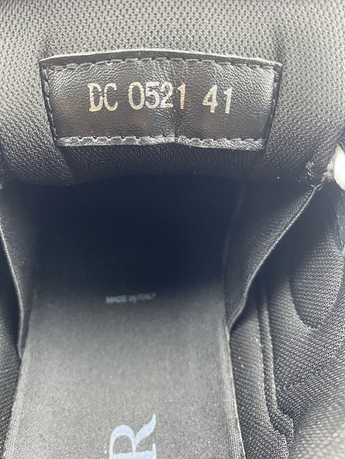 D10R SNEAKER