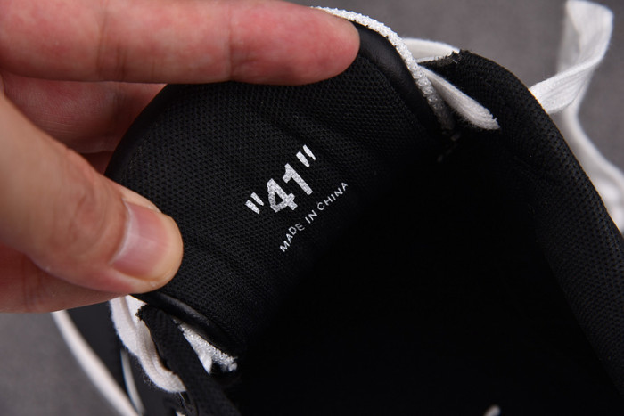 OFW SNEAKER