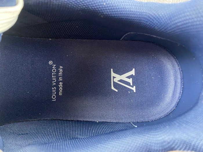 L0VT SNEAKER
