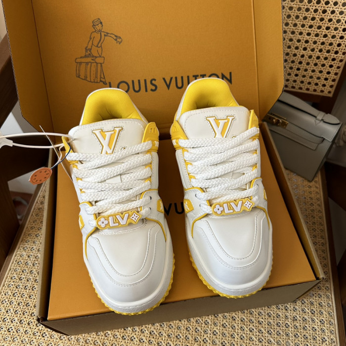 L0VT SNEAKER
