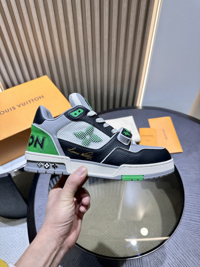 L0VT SNEAKER