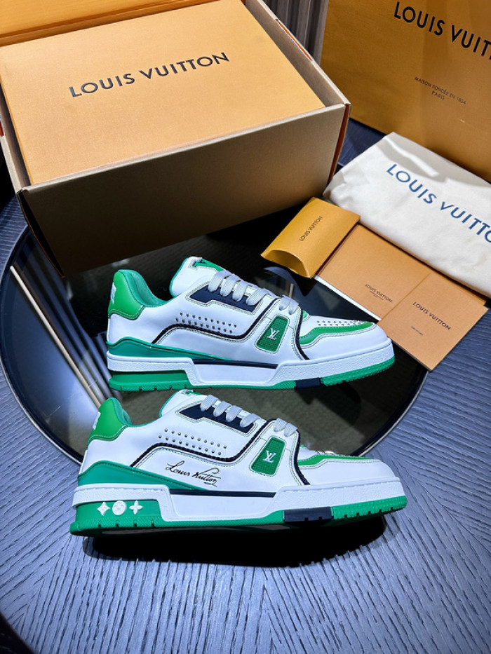 L0VT SNEAKER