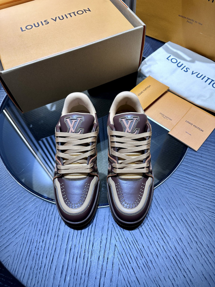 L0VT SNEAKER