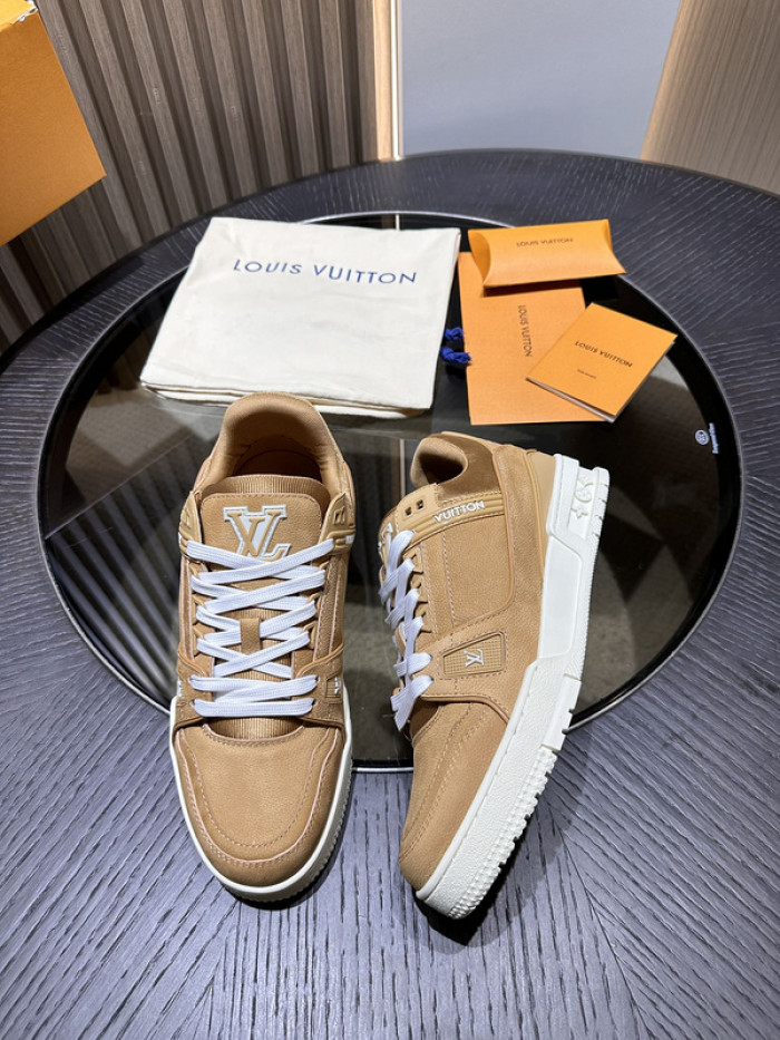 L0VT SNEAKER