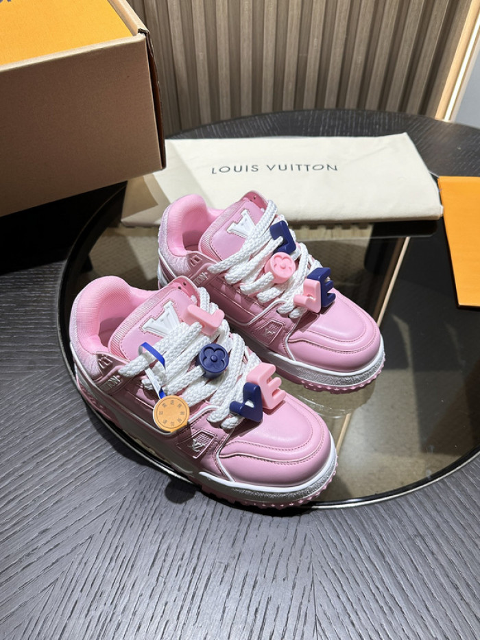L0VT SNEAKER