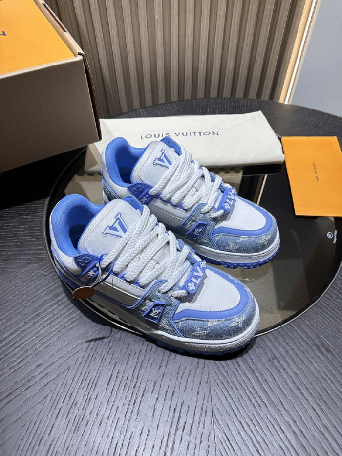 L0VT SNEAKER