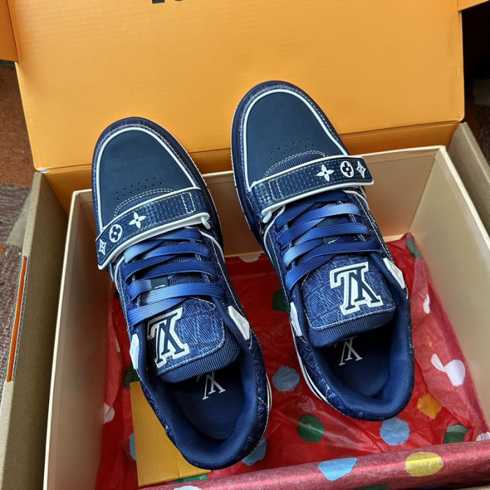 L0VT SNEAKER