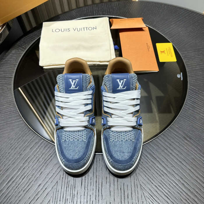 L0VT SNEAKER