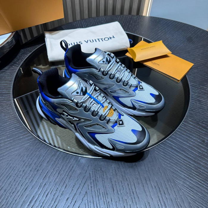 L0VT SNEAKER