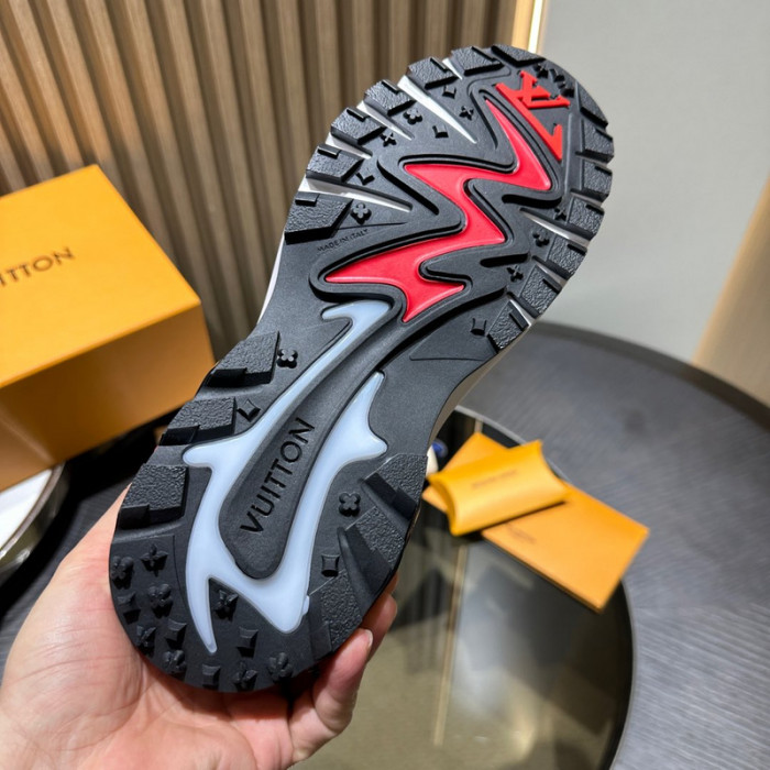 L0VT SNEAKER