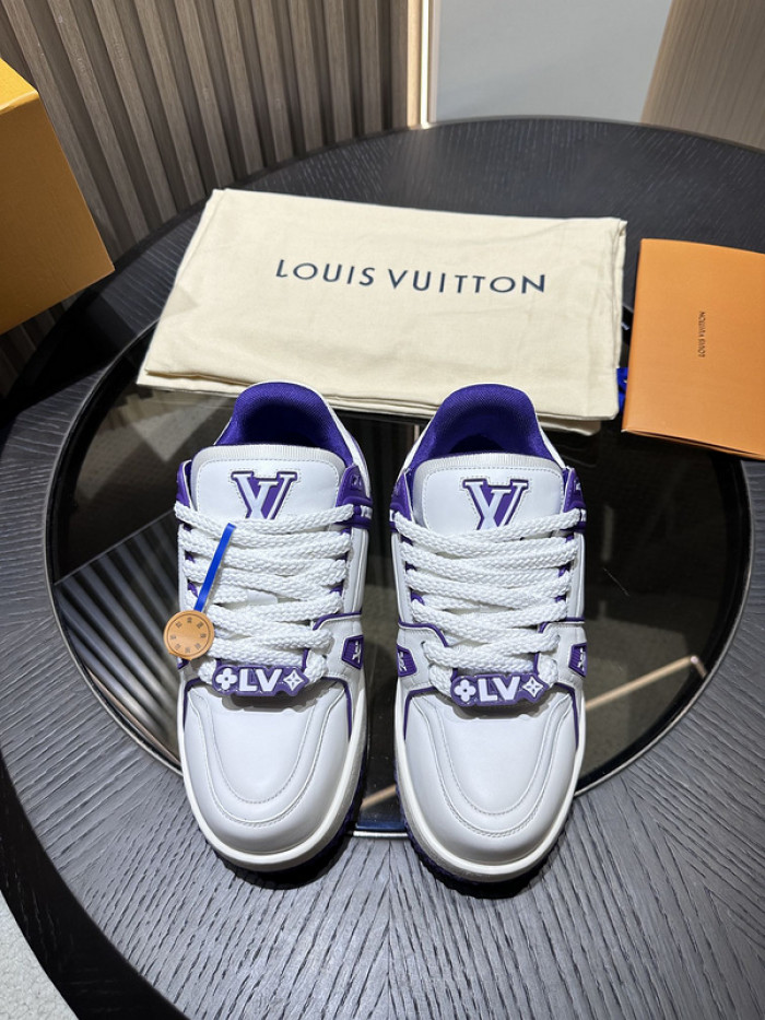 L0VT SNEAKER
