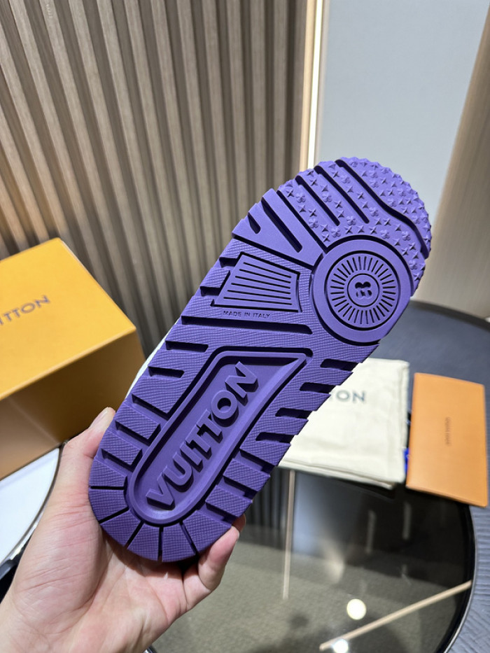 L0VT SNEAKER
