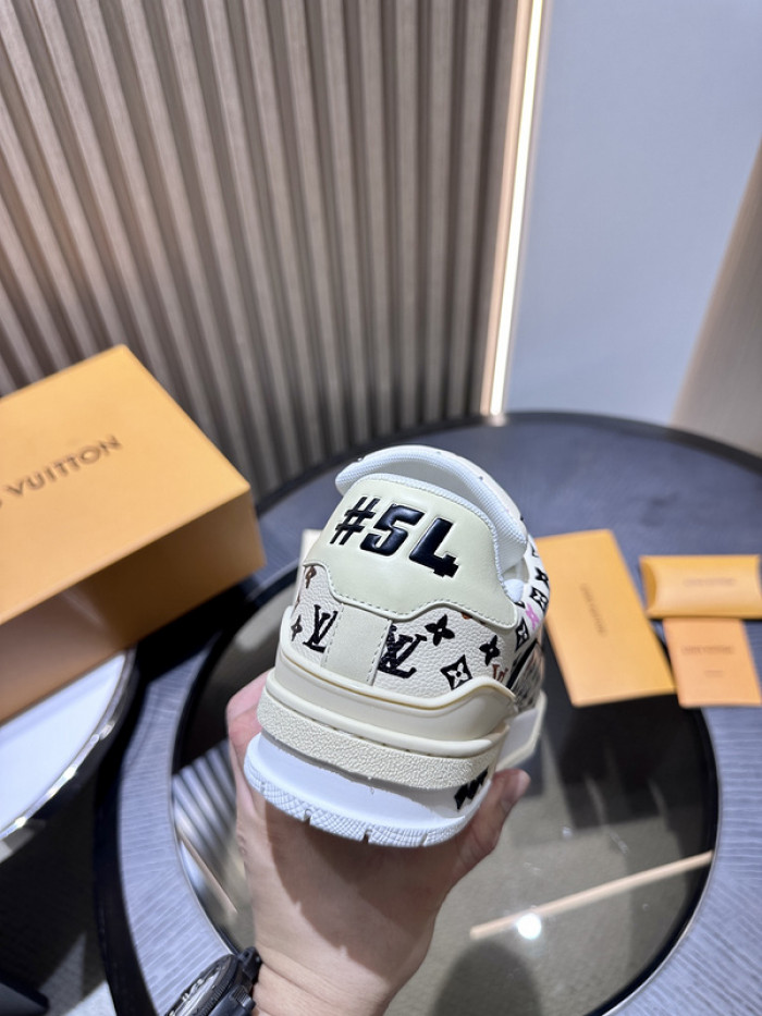 L0VT SNEAKER