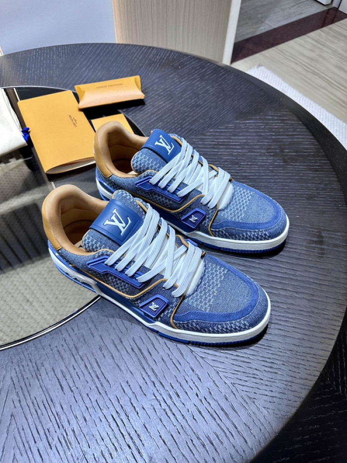 L0VT SNEAKER