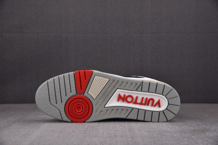 L0VT SNEAKER