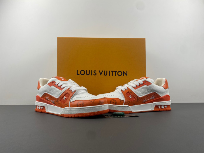 L0VT SNEAKER