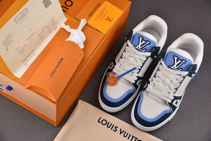 L0VT SNEAKER