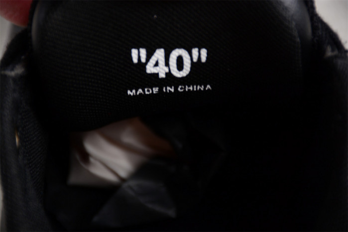 OFW SNEAKER